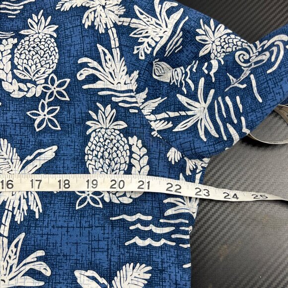 Two Paddles Hawaiian Shirt Sz Med Blue White Tropical Pineapple Short Sleeve - Picture 6 of 8